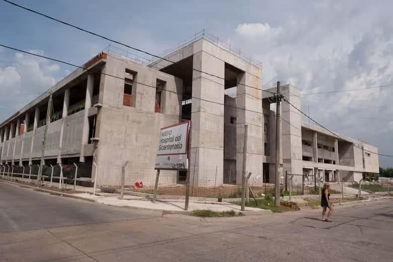 En la imagen se muestra el sistema de riachuelo en construcción